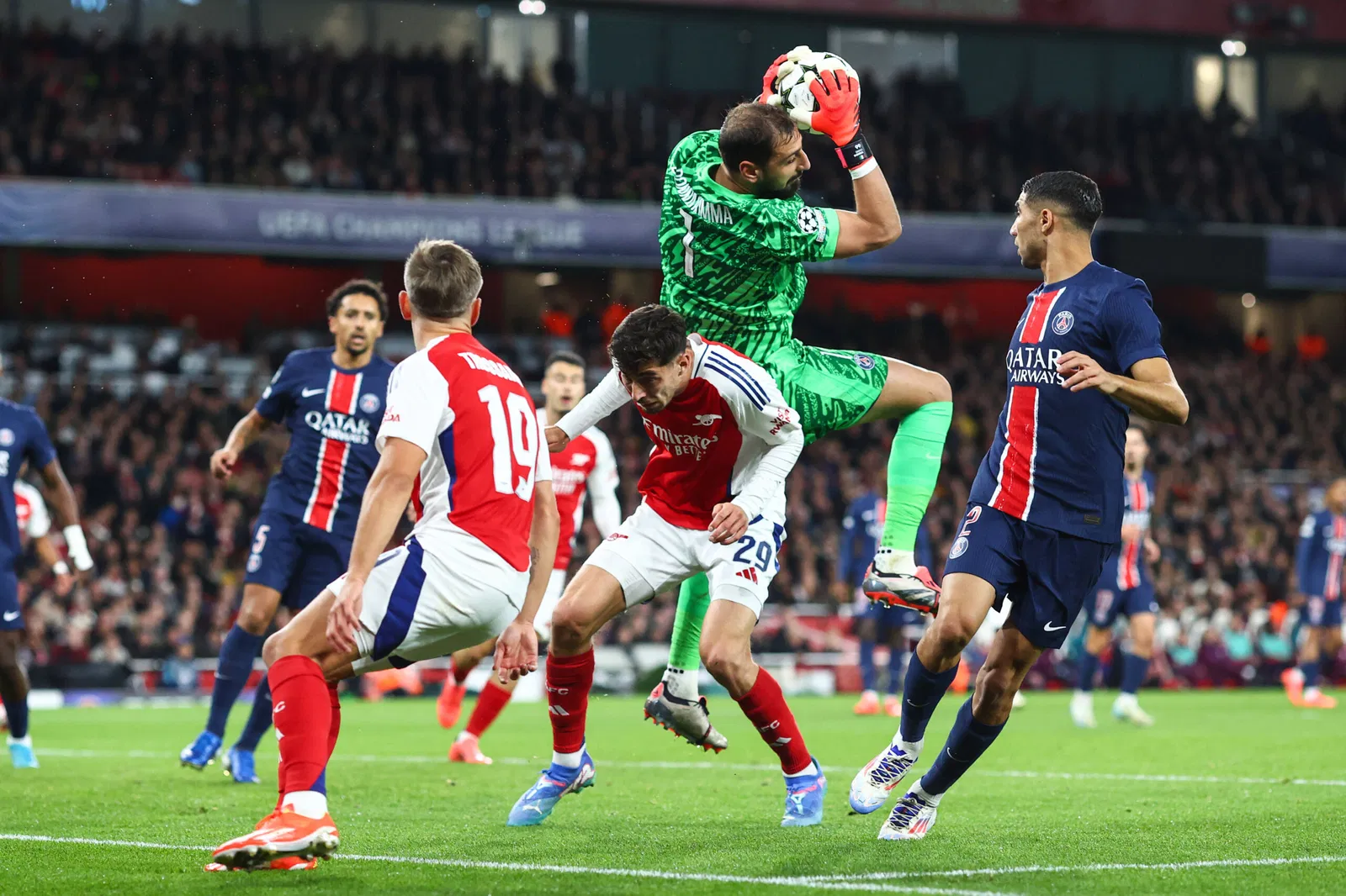 Cả Arsenal và PSG đều có những lợi thế riêng. Nguồn ảnh: GettyImages.