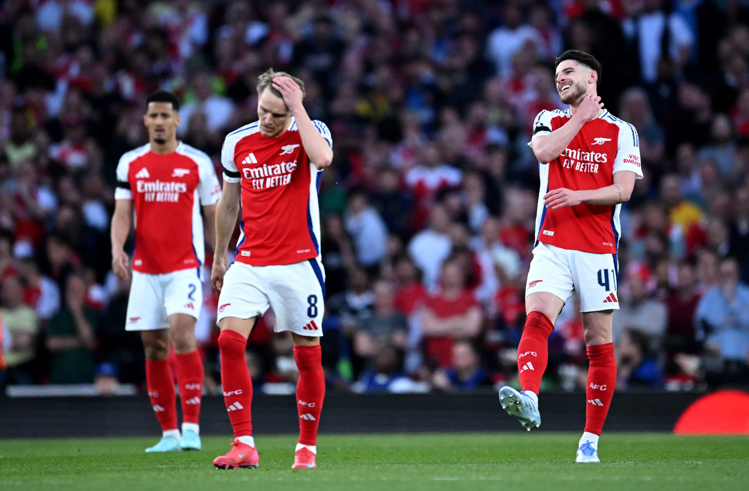 Các cầu thủ Arsenal sẽ bị phân tâm cho bán kết lượt về Champions League. Nguồn ảnh: GettyImages.